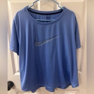 Women’s Nike Light Blue Dri-FIT Short Sleeve Size 2X